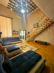 Сдается 2-этажный дом, 190 м²
