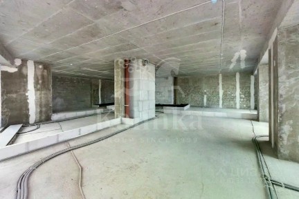 Продается 4-комн. квартира, 152,4 м²