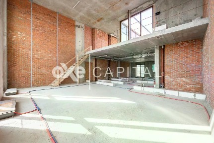 Продается 4-комн. квартира, 217,4 м²