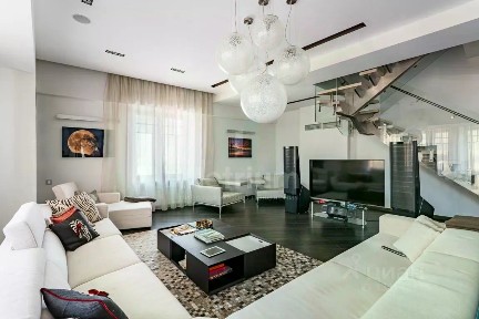 Продается 5-комн. квартира, 363 м²