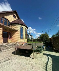 Продается 3-этажный дом, 299 м²