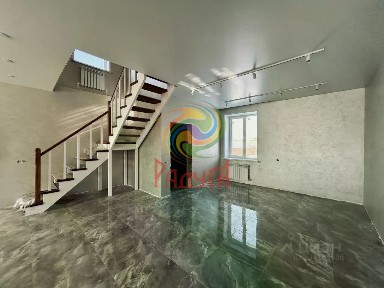 Продается 3-этажный таунхаус, 217 м²
