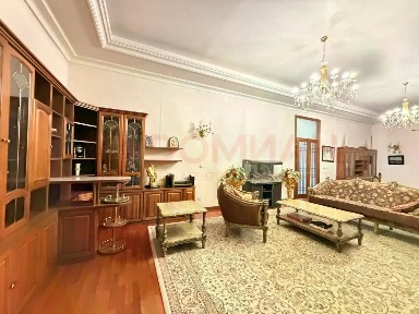 Продается 5-комн. квартира, 279,5 м²