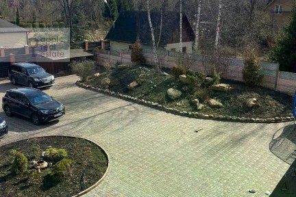 Сдается 3-этажный дом, 800 м²