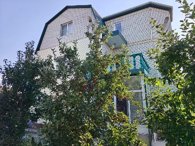 Продается 4-этажный дом, 210 м²