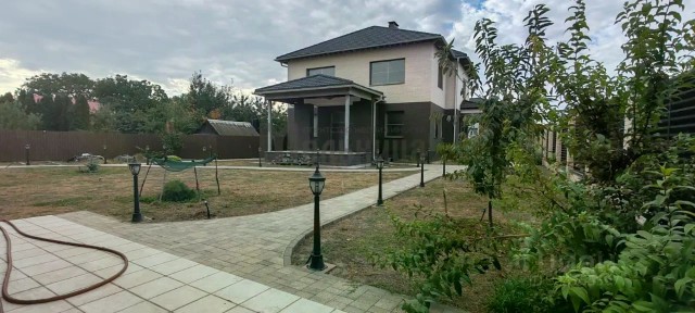 Продается 2-этажный дом, 243,9 м²