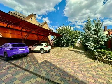 Продается 2-этажный дом, 500 м²