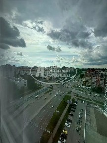 Продается 4-комн. квартира, 142 м²