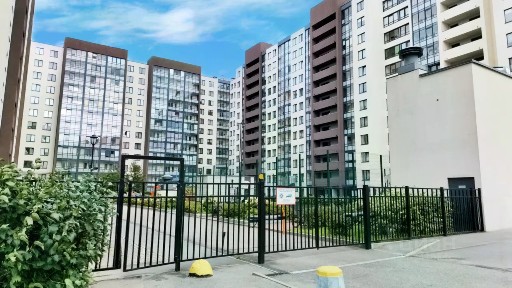 Санкт-Петербург, р-н Красносельский, Сосновая поляна, ул. Генерала Кравченко, 8