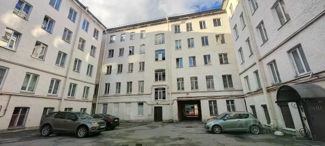 Продается 4-комн. квартира, 102,5 м²