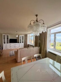 Продается 4-комн. квартира, 132,5 м²