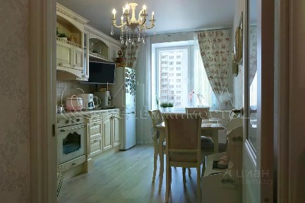 Санкт-Петербург, р-н Невский, Правобережный, ул. Бадаева, 8к3