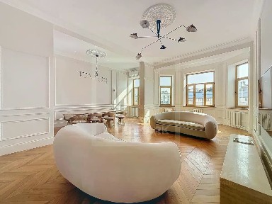 Сдается 3-комн. квартира, 146 м²