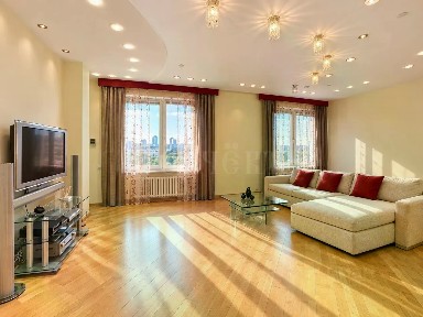 Сдается 3-комн. квартира, 144 м²