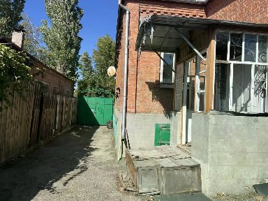 Ростовская область, Новочеркасск, Платовский просп., 83