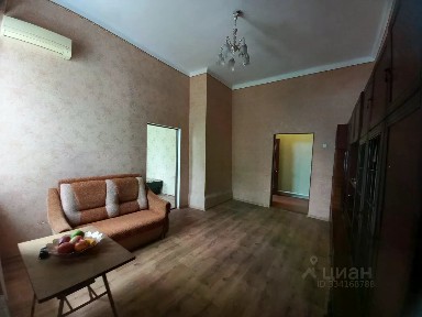 Продается 1/4 часть 2-этажного дома, 293 м²