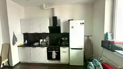 Продается 3-комн. квартира, 183 м²