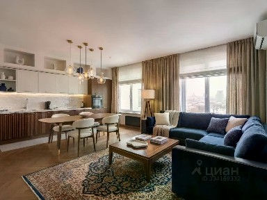 Продаются 3-комн. апартаменты, 108 м²