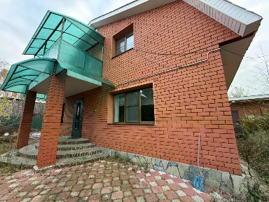 Сдается 2-этажный дом, 150 м²