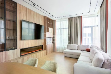Сдается 5-комн. квартира, 200 м²