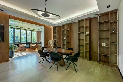 Продается 2-этажный дом, 380 м²