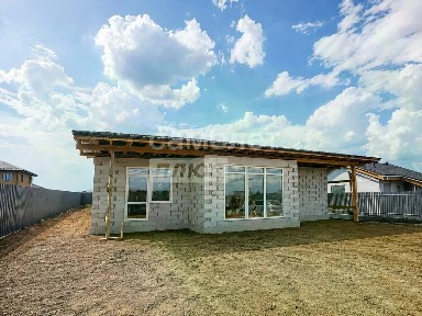 Продается 1-этажный дом, 140 м²