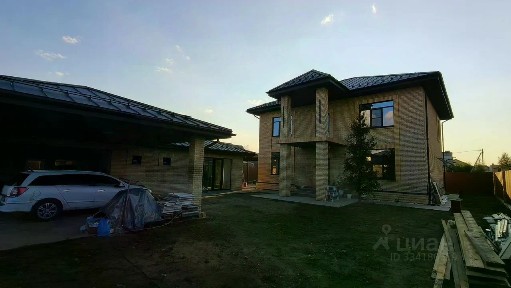 Продается 2-этажный дом, 240 м²