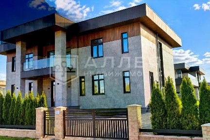 Продается 2-этажный коттедж, 390 м²