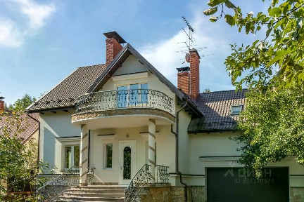 Продается 3-этажный коттедж, 323 м²