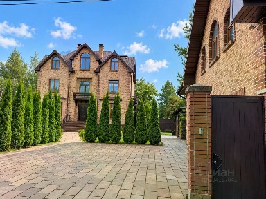 Сдается 3-этажный коттедж, 730 м²