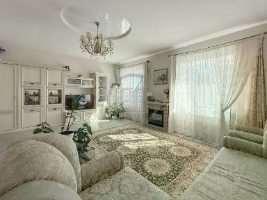 Продается 4-комн. квартира, 127,9 м²