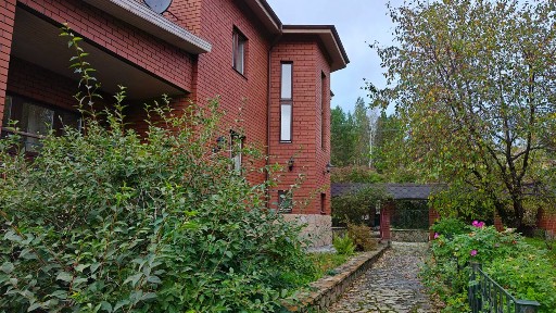 Продается 2-этажный коттедж, 300 м²