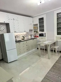Сдается 25% часть 3-этажного дома, 200 м²