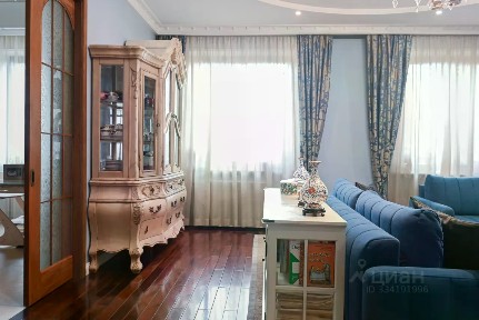 Продается 4-комн. квартира, 140,9 м²