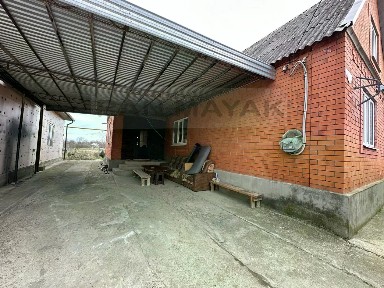 Адыгея респ., Майкоп городской округ, Ханская станица, ул. Краснооктябрьская, 88