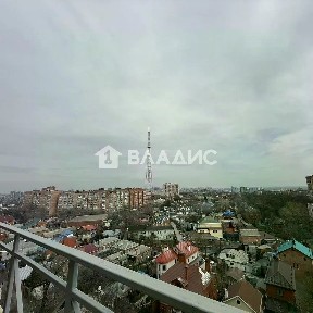 Продается 4-комн. квартира, 145 м²