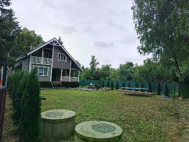 Сдается 2-этажный дом, 140 м²