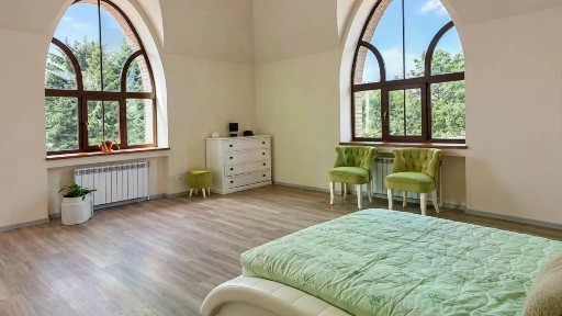 Сдается 3-этажный дом, 350 м²