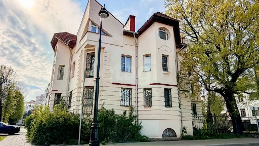 Продается 5-комн. квартира, 227,1 м²