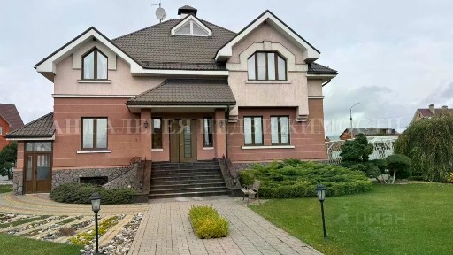 Продается 2-этажный коттедж, 300 м²