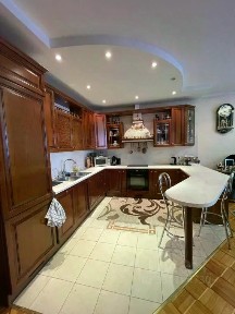 Продается 3-комн. квартира, 174,5 м²