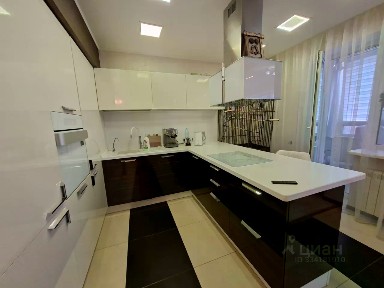 Продается 4-комн. квартира, 125 м²