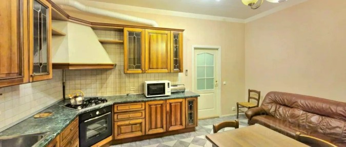 Сдается 4-комн. квартира, 130 м²