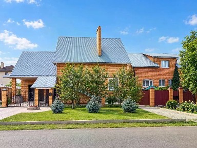 Продается 2-этажный дом, 300 м²