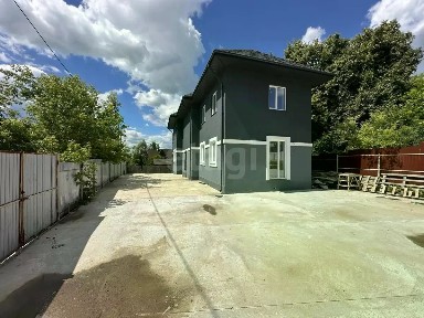 Продается 2-этажный дом, 312 м²