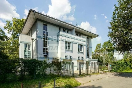 Продается 3-этажный таунхаус, 245,3 м²
