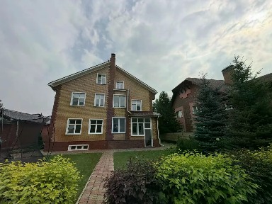 Продается 4-этажный коттедж, 518 м²
