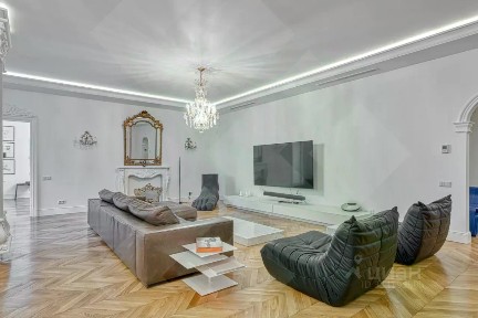 Сдается 4-комн. квартира, 340 м²