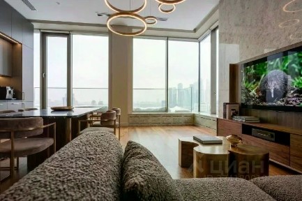 Сдается 4-комн. квартира, 143 м²