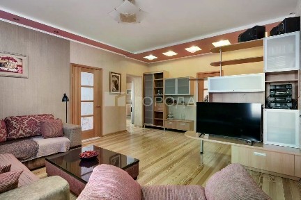 Сдается 3-комн. квартира, 102 м²